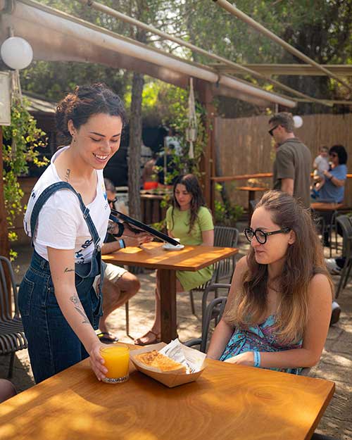 Mittagessen in der Pappasole Beach Bar