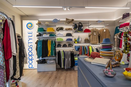 Innenansicht der Boutique im Pappasole Camping Village